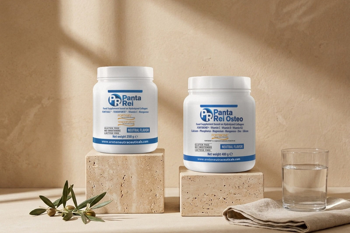 Come scegliere il collagene: i barattoli di Panta Rei e Panta Osteo affiancati su due blocchi di pietra, accanto a un bicchiere d'acqua